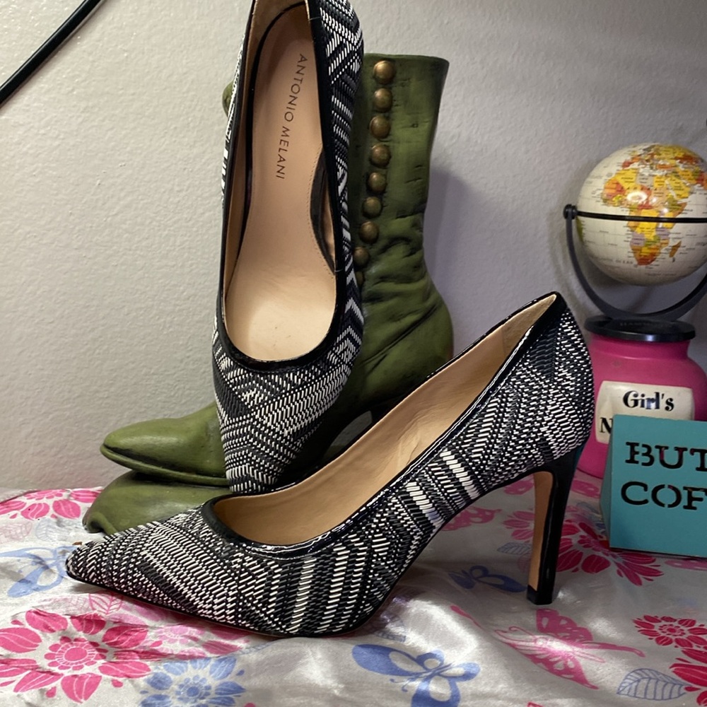 Ladies shoes size 7.5
